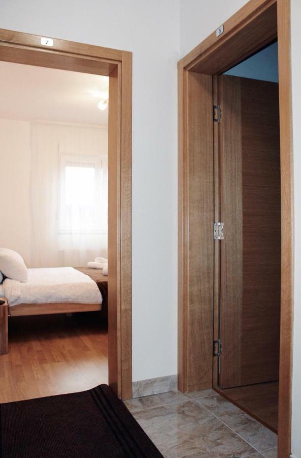 Konaciste Simce Bed and Breakfast Kraljevo Exteriör bild